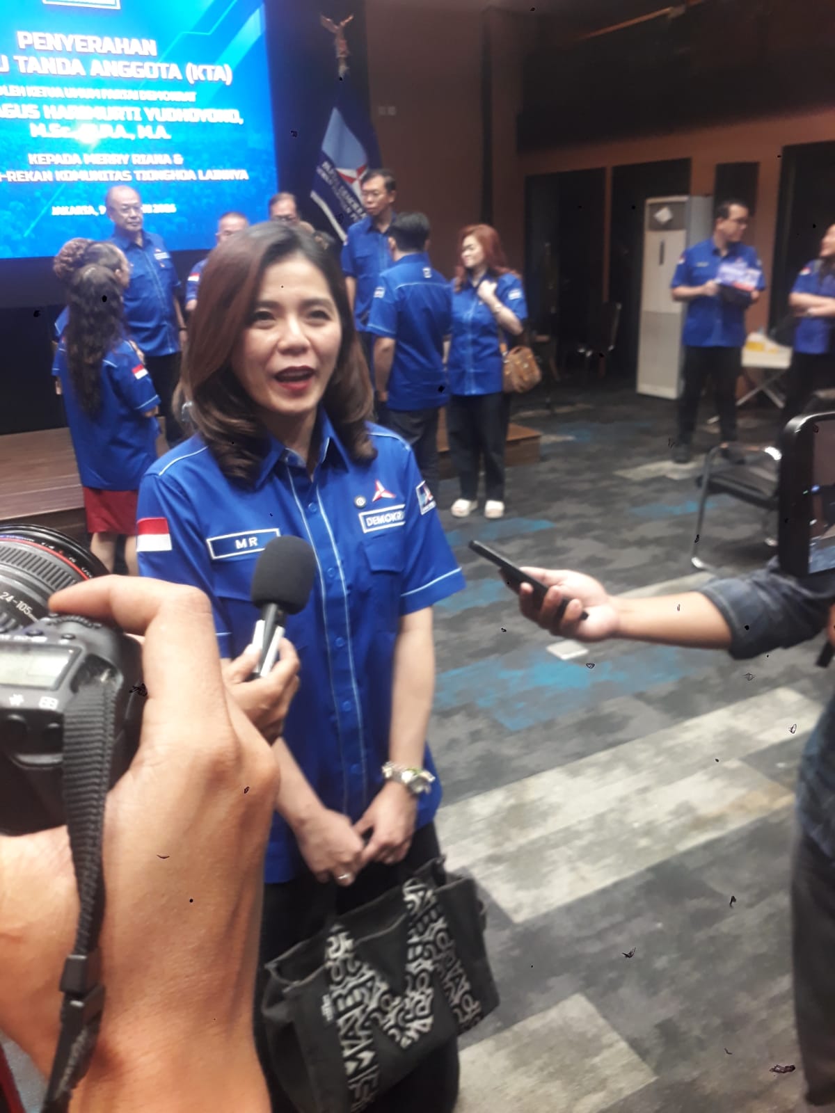 Merry Riana, B.Eng Resmi Bergabung Ke Partai Demokrat