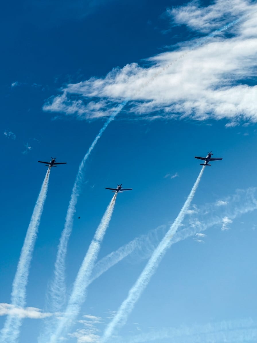 Jupiter Aerobatic Team TNI AU Inspirasi Generasi Muda di Lanud Dhomber