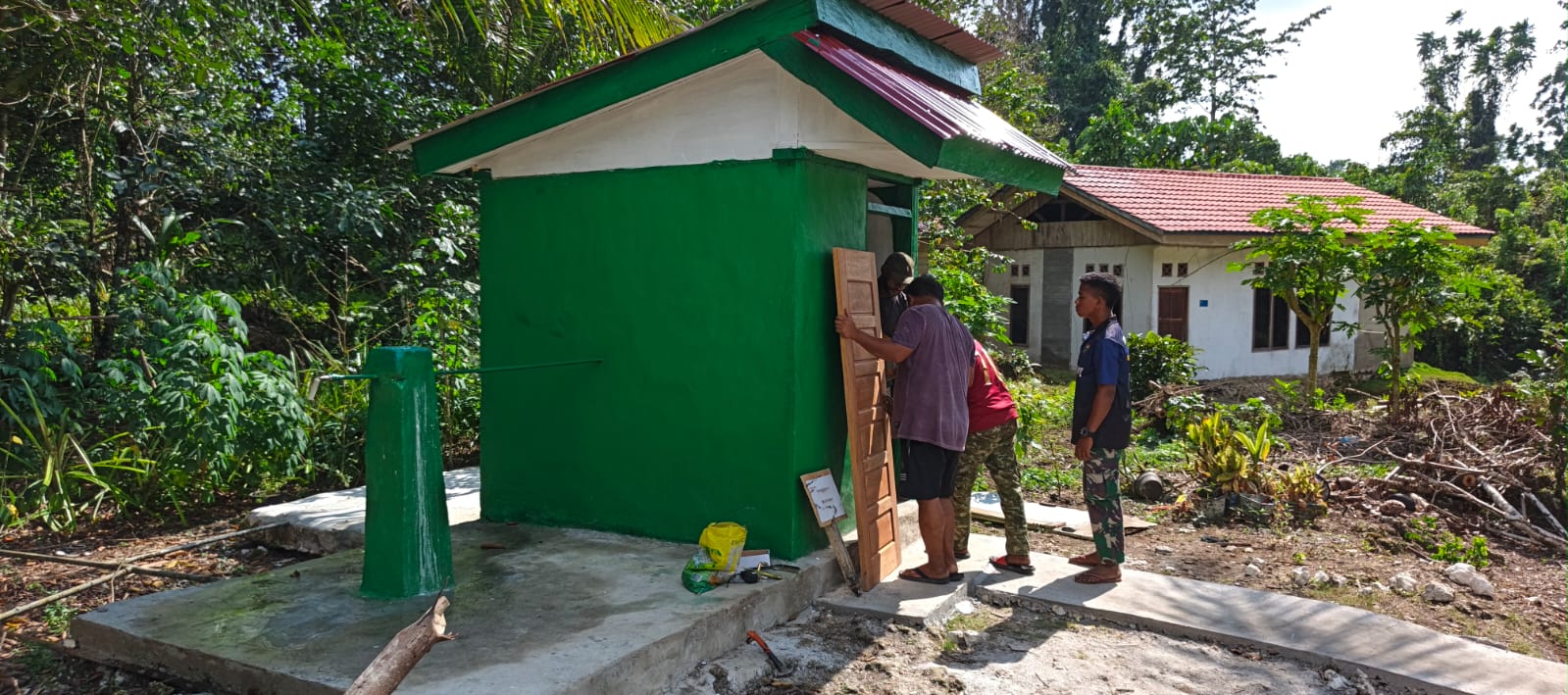 Rehab MCK Hampir Rampung, Satgas TMMD Ke-129 Kodim 1807/Sorong Selatan Tingkatkan Kualitas Sanitasi Warga Kampung Sesor