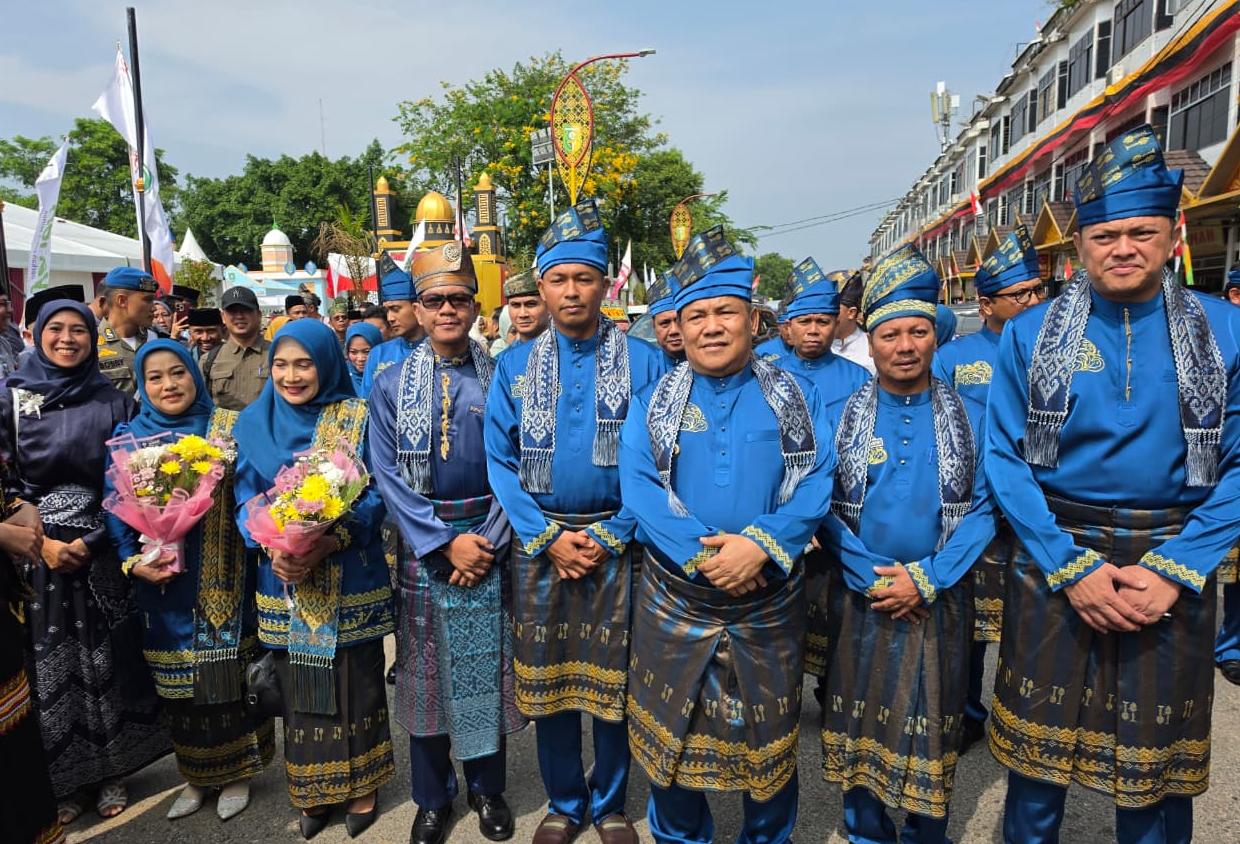 Semarak Budaya Melayu Kuantan Singingi, Danlanal Dumai Hadiri Pembukaan Festival Pacu Jalur 2026