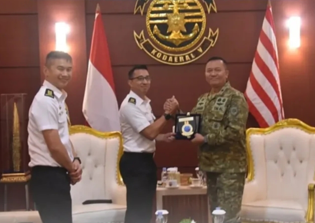 Wadan Kodaeral V Brigjen Mar Suwandi Terima Kunjungan Komandan Kapal Perang Singapura RSS Stalwart-72